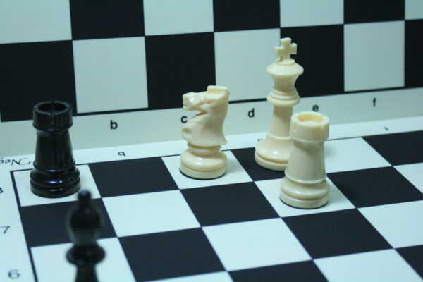 Juego de ajedrez reglamentario